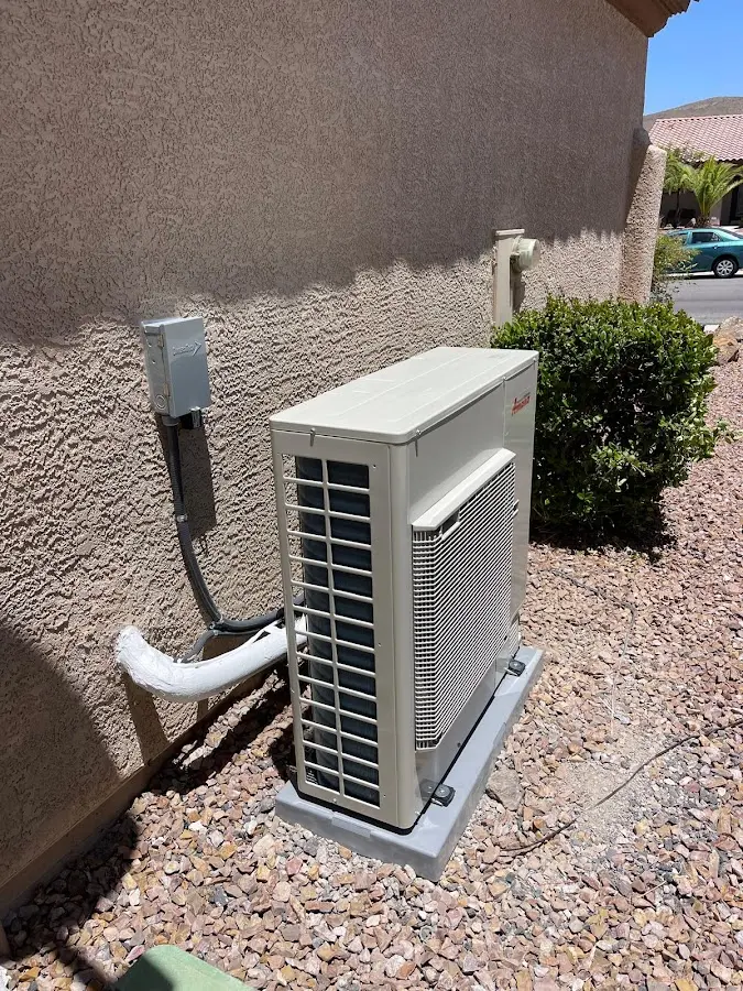 Residential air conditioning condenser unit in Montevideo